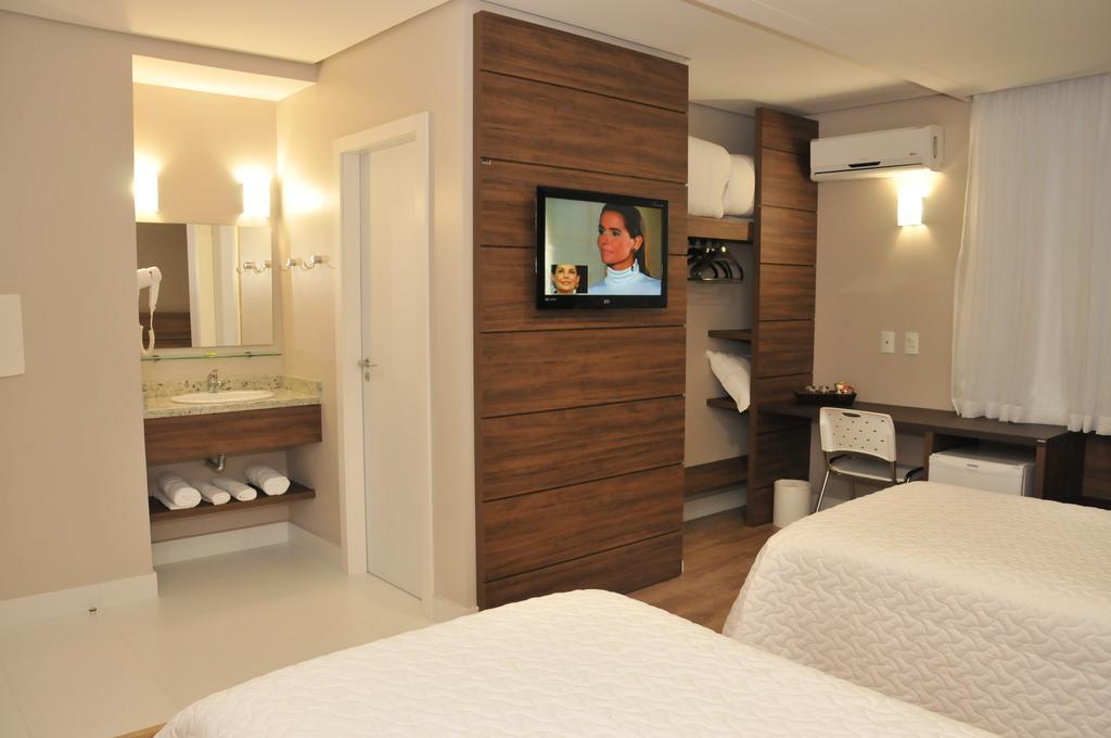 Poente Hotel Sao Lourenco do Oeste Стая снимка